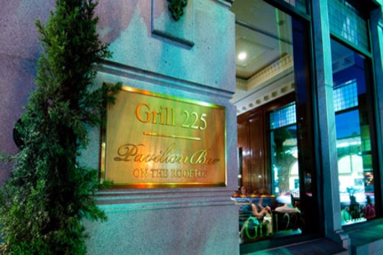Grill 225 exterior