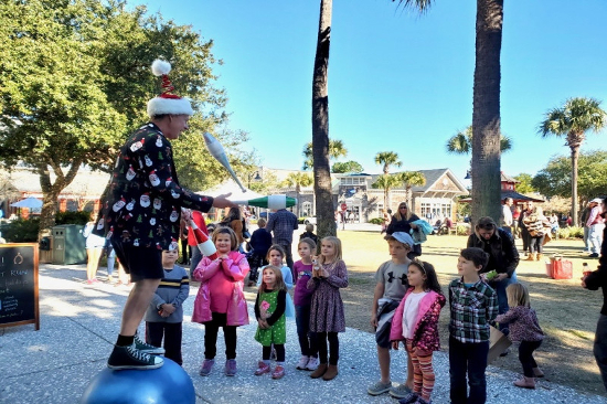 HOLIDAY WEEKEND ENTERTAINMENT AT FRESHFIELDS VILLAGE HOLIDAY WEEKEND ENTERTAINMENT AT FRESHFIELDS VILLAGE