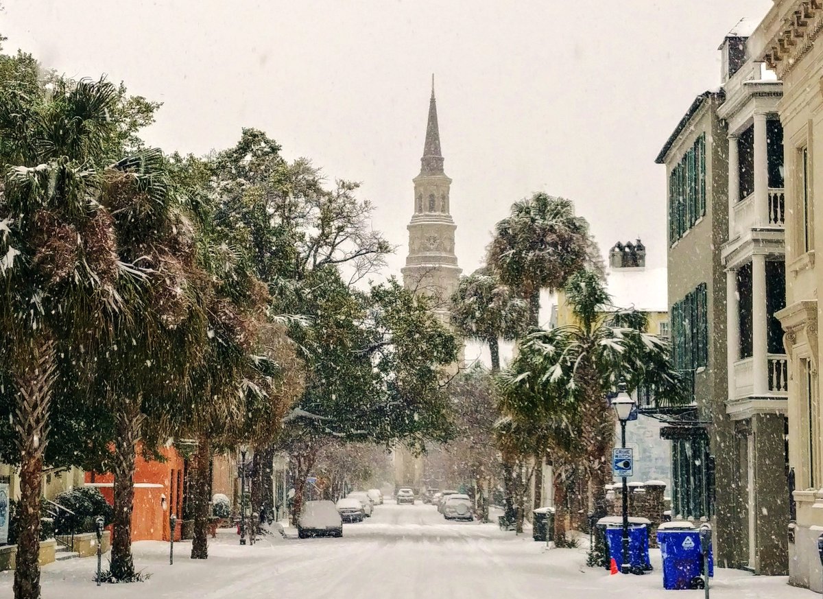 A guide to fun and interesting things to do in Charleston SC. Stand on the site where the first shots of the Civil War were fired, tour antebellum mansions, take a horse-drawn carriage ride, and climb aboard a WWII aircraft carrier. 